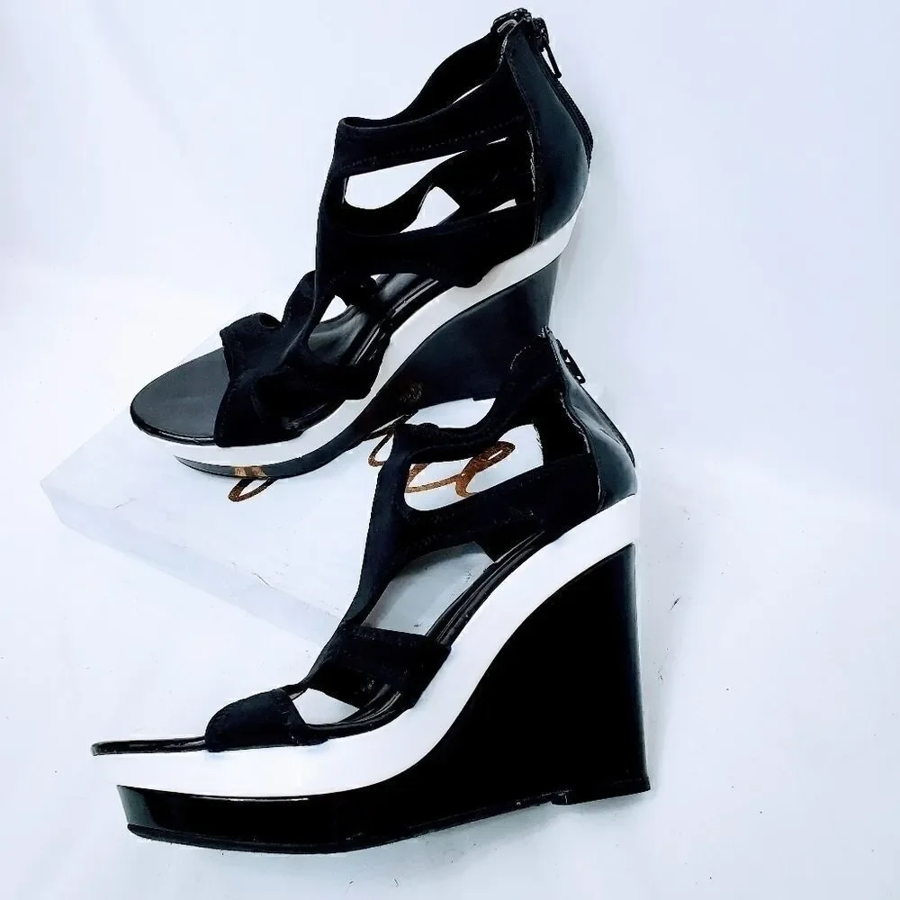 Vera Wang Svettie Black Platform Wedges 9.5